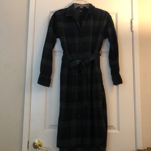 Uniqlo Dresses & Skirts - Uniqlo Long Sleeve Plaid Dress